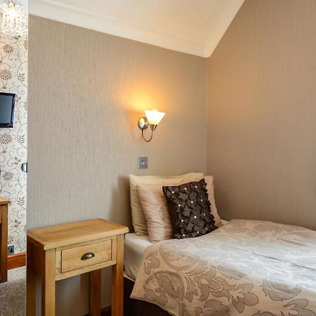 Tanes Hotel Cardiff Kültér fotó